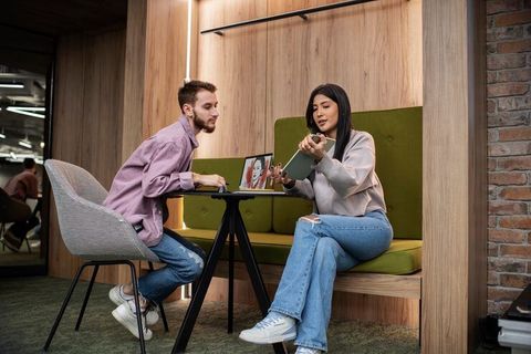 Communication Skill Guide for Personal and Professional Growth